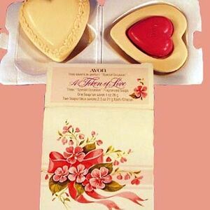 AVON VINTAGE SOAP, TOKEN OF LOVE 1978 HEART, 3 PIECE SET HOSTESS SOAPS NEVER USE